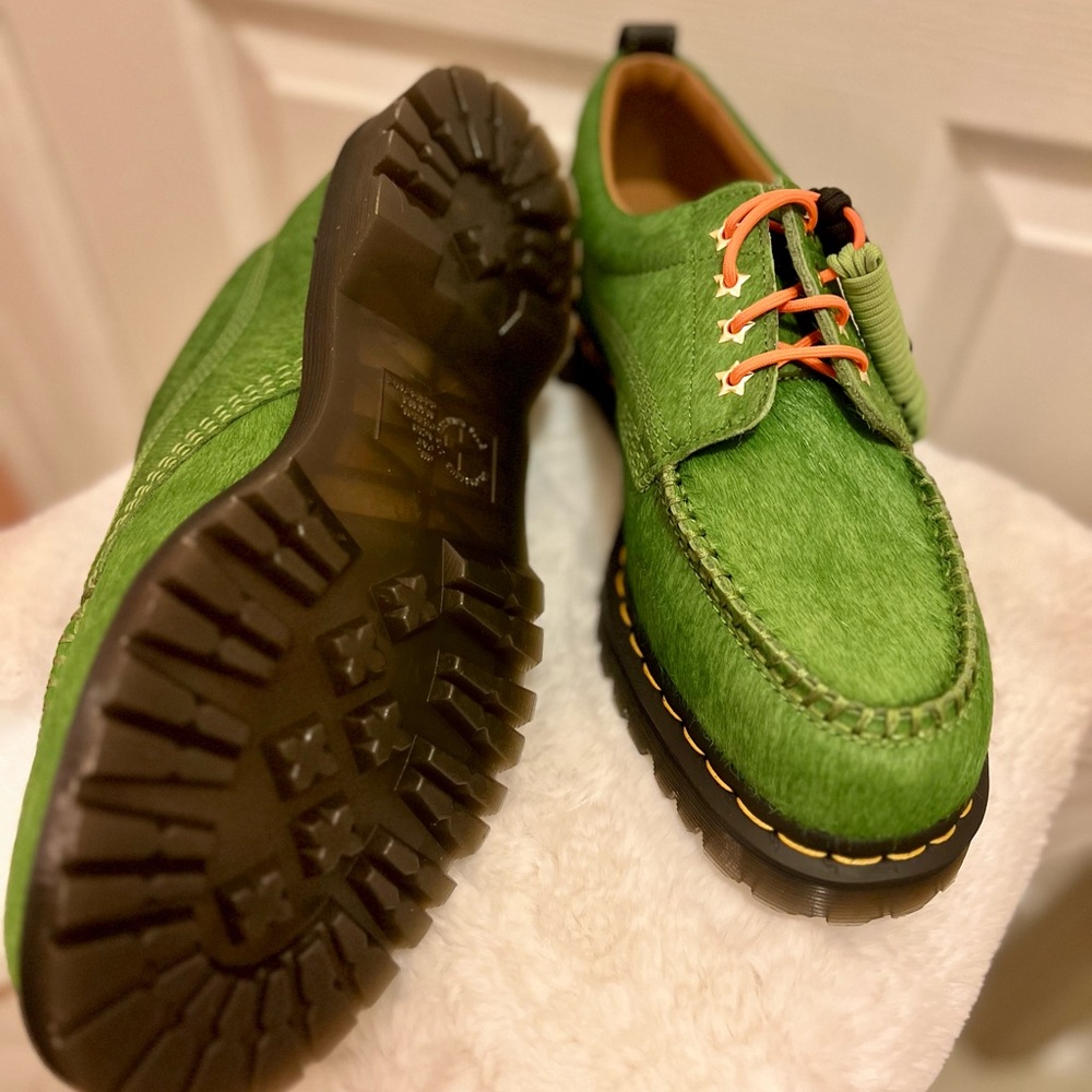 Dr. Martens Green Men's Oxfords - Picture 4 of 12